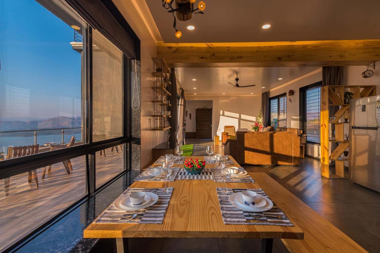 Eyes On The Lake By Stayvista - A Hillside Villa With A Captivating View Of The River 푸네 외부 사진