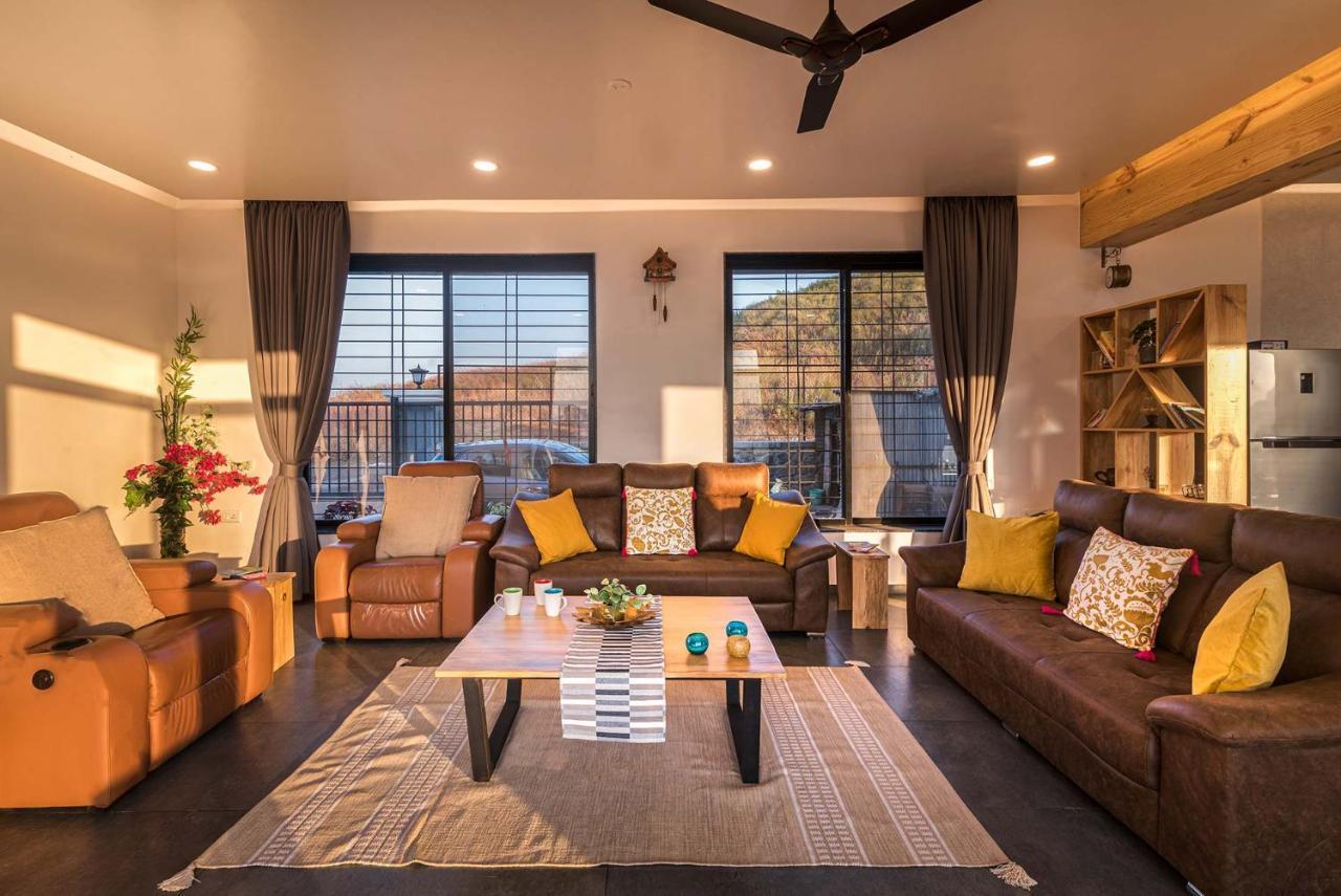 Eyes On The Lake By Stayvista - A Hillside Villa With A Captivating View Of The River 푸네 외부 사진