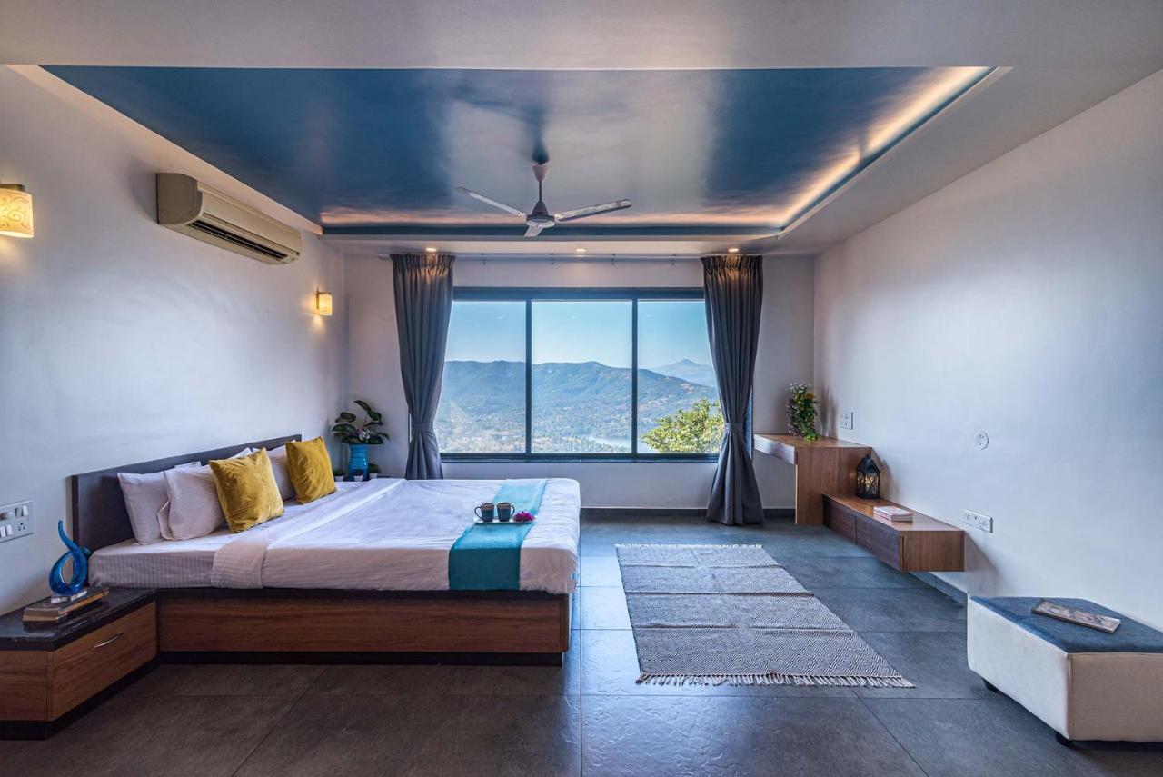 Eyes On The Lake By Stayvista - A Hillside Villa With A Captivating View Of The River 푸네 외부 사진