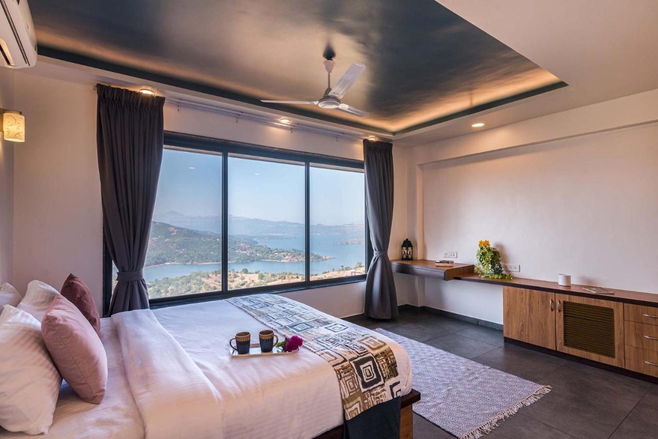 Eyes On The Lake By Stayvista - A Hillside Villa With A Captivating View Of The River 푸네 외부 사진