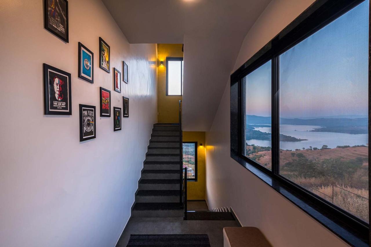 Eyes On The Lake By Stayvista - A Hillside Villa With A Captivating View Of The River 푸네 외부 사진