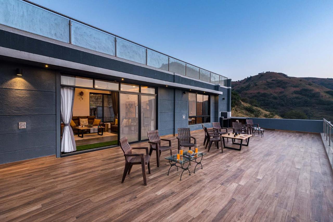 Eyes On The Lake By Stayvista - A Hillside Villa With A Captivating View Of The River 푸네 외부 사진