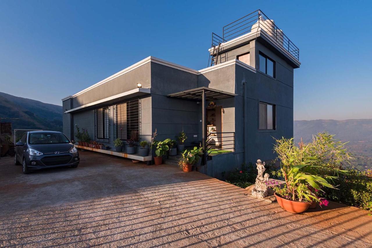 Eyes On The Lake By Stayvista - A Hillside Villa With A Captivating View Of The River 푸네 외부 사진